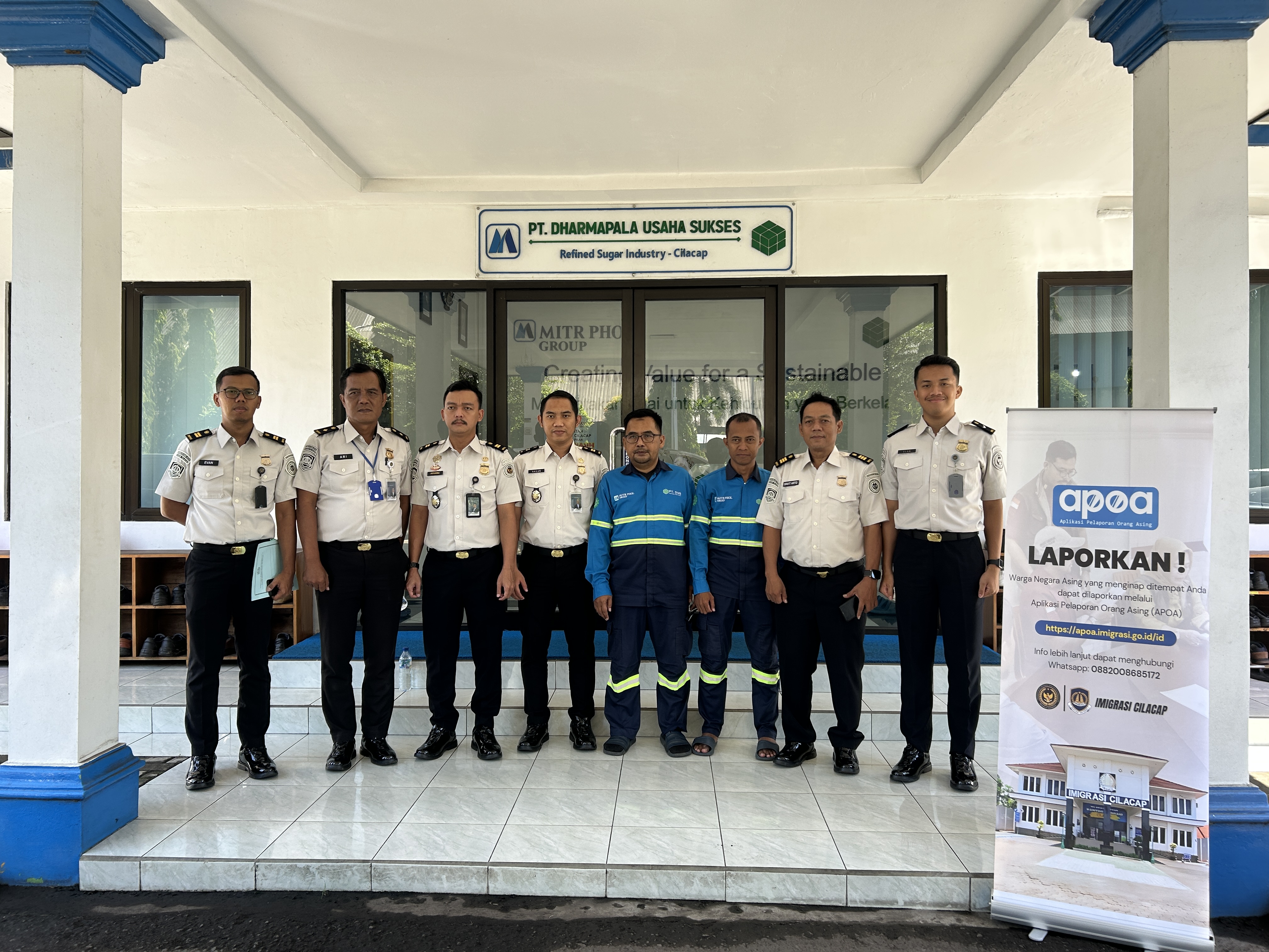Tingkatkan Pengawasan Orang Asing, Imigrasi Cilacap Gelar Sosialisasi Aplikasi APOA di Sejumlah Perusahaan dan Penginapan di Cilacap